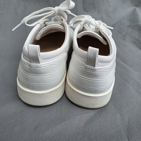 Vionic Size 9.5 Winniy White Lace Up Low Top Sneakers Shoes Leather - Picture 2 of 7